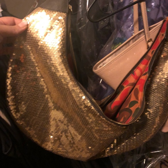 BCBG handbag - Picture 3 of 3